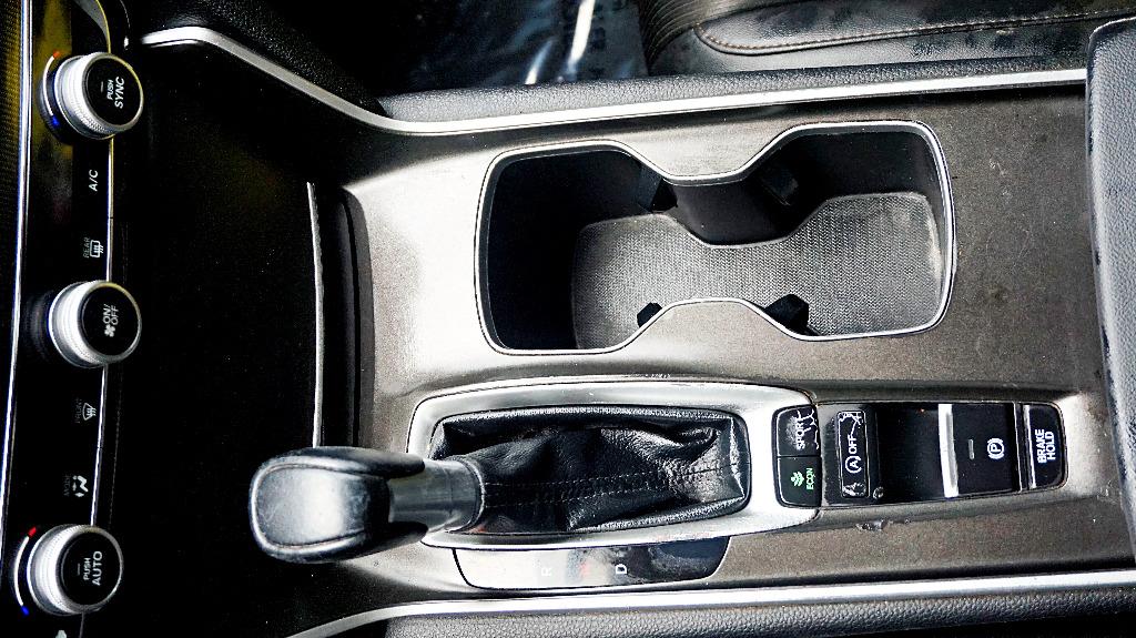 2022 Honda Accord Sport - Photo 24