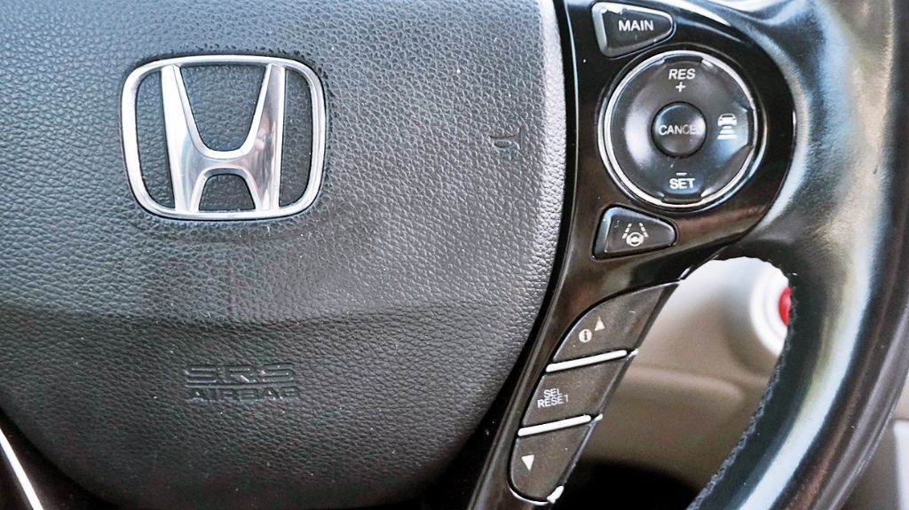 2017 Honda Accord Touring - Photo 28