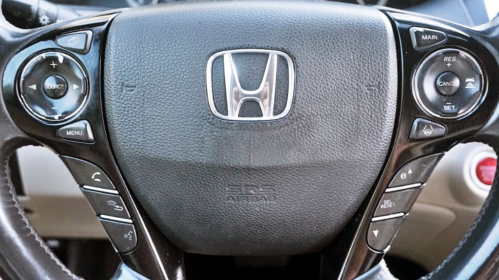 2017 Honda Accord Touring - Photo 29