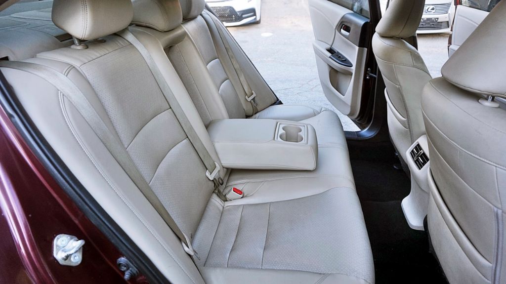 2017 Honda Accord Touring - Photo 20