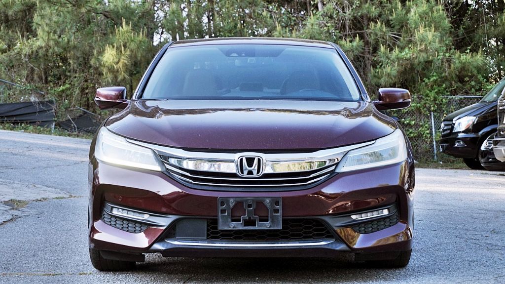 2017 Honda Accord Touring - Photo 10