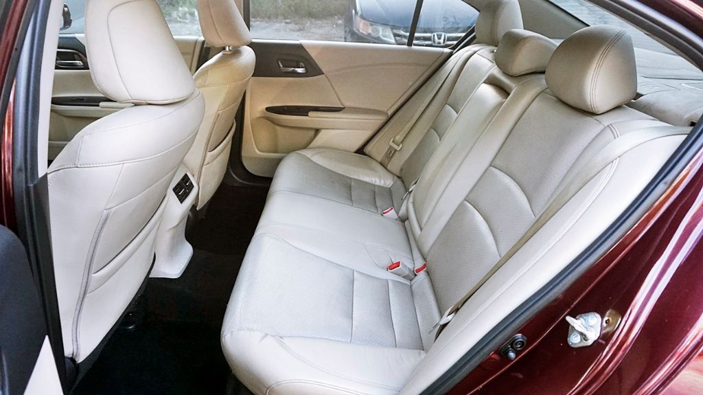 2017 Honda Accord Touring - Photo 18