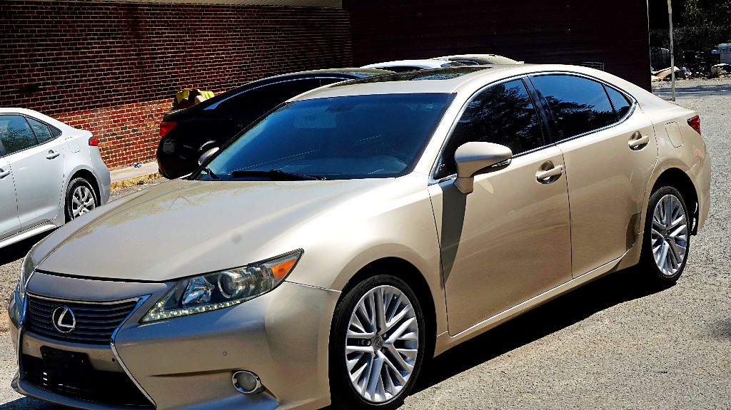 2015 Lexus ES Crafted Line